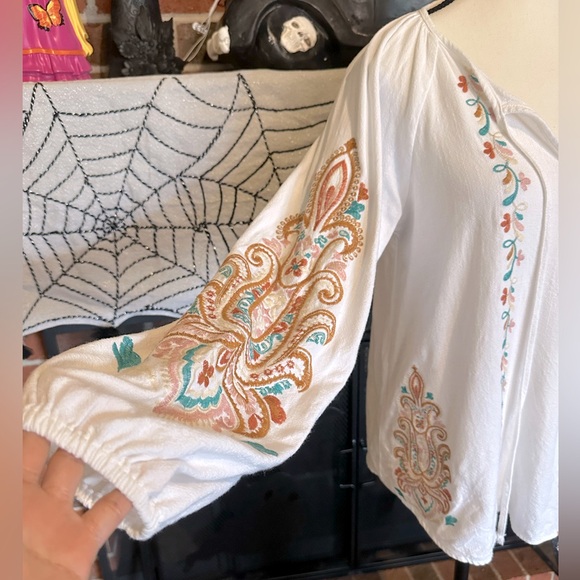Savanna Jane White Blouse with Colorful Embroidery - Picture 4 of 8